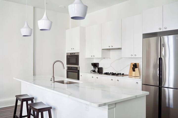 Roami at St. Charles | 4 Bed Combo | Balcony gallery image 5