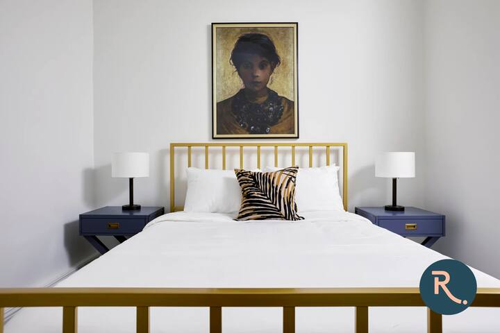 Roami at St. Charles | 4 Bed Combo | Balcony gallery image 2