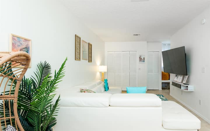 Steps To Beach | Private Balconies | Relax Here - Jacksonville Beach, FL