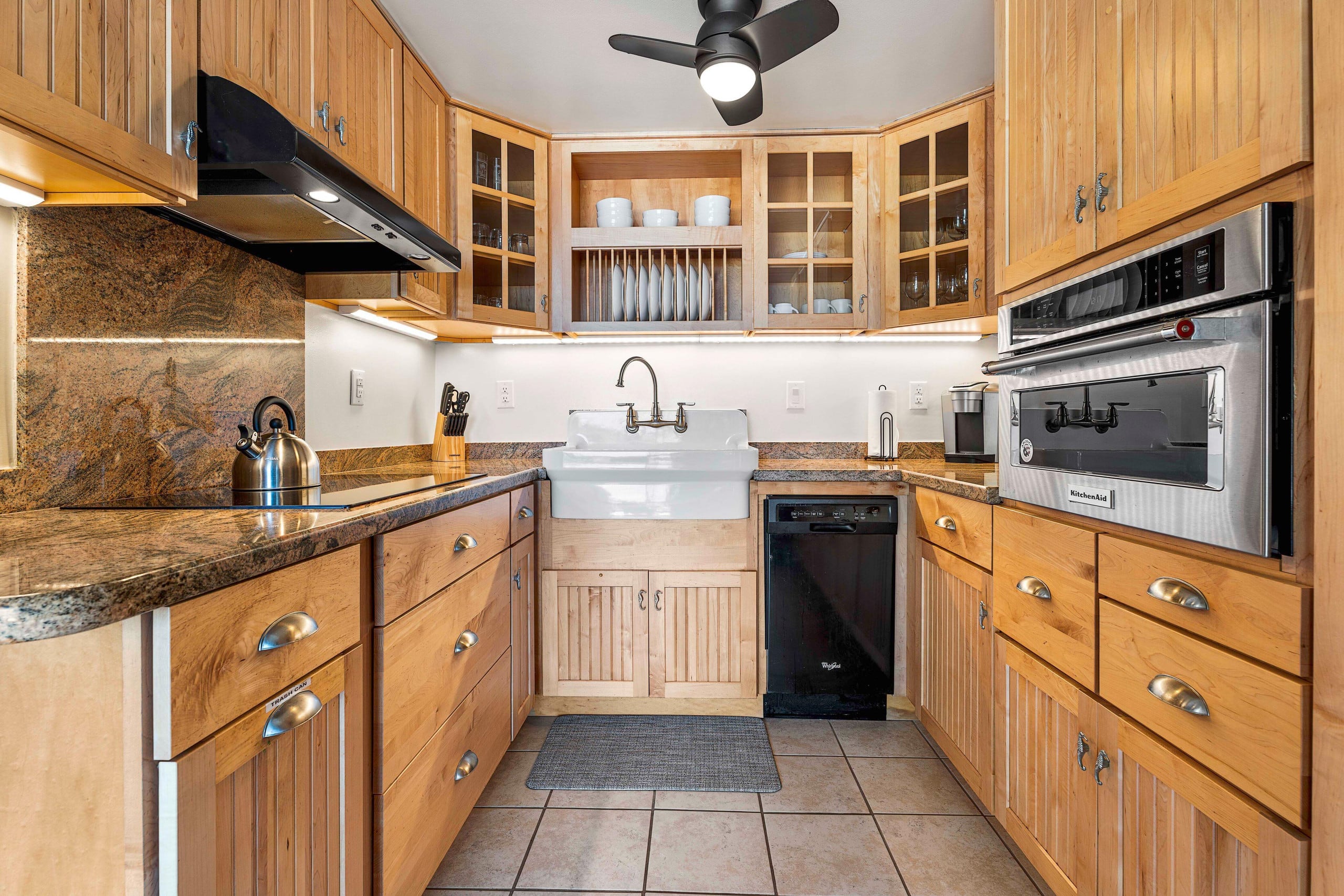 Condo in Kailua-Kona · ★5.0 · 1 bedroom · 2 beds · 1 private bath - Image 5