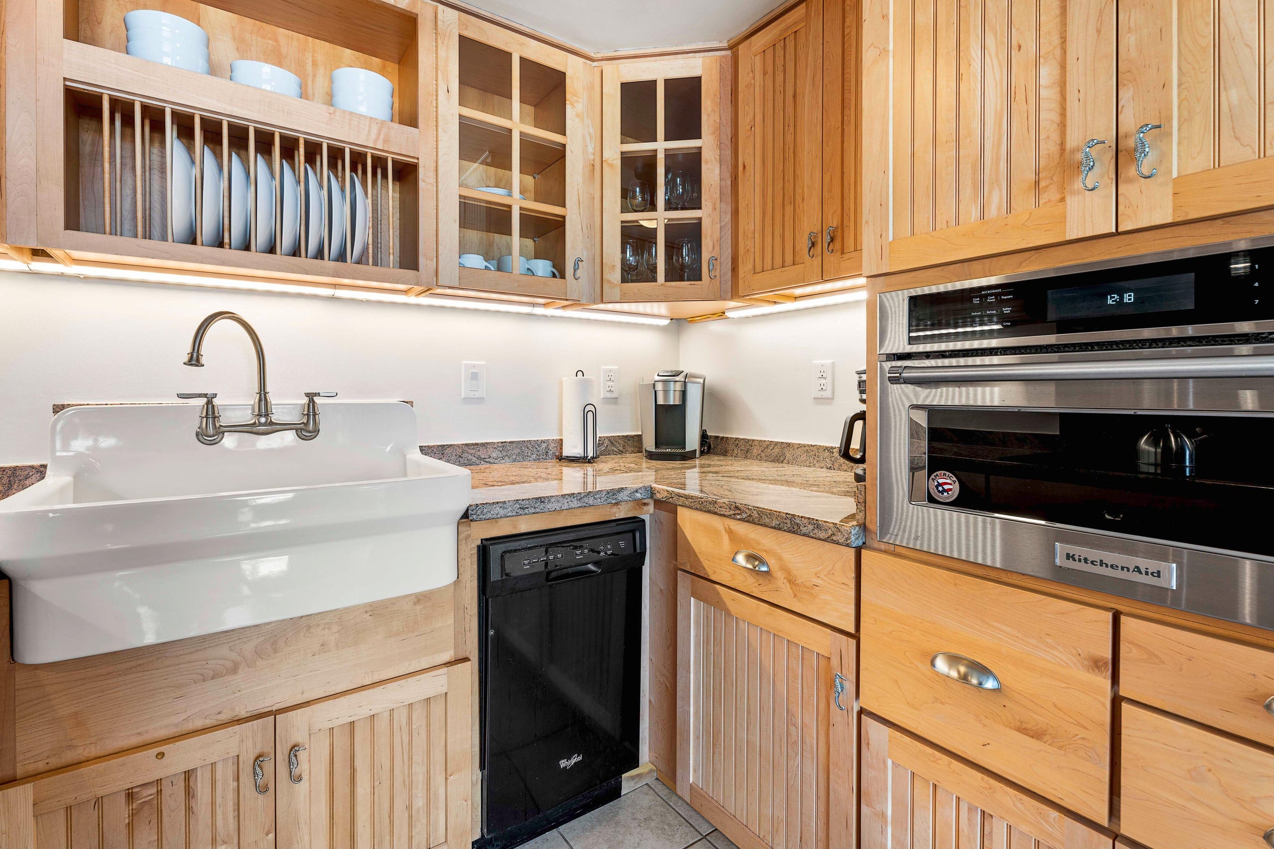 Condo in Kailua-Kona · ★5.0 · 1 bedroom · 2 beds · 1 private bath - Image 7