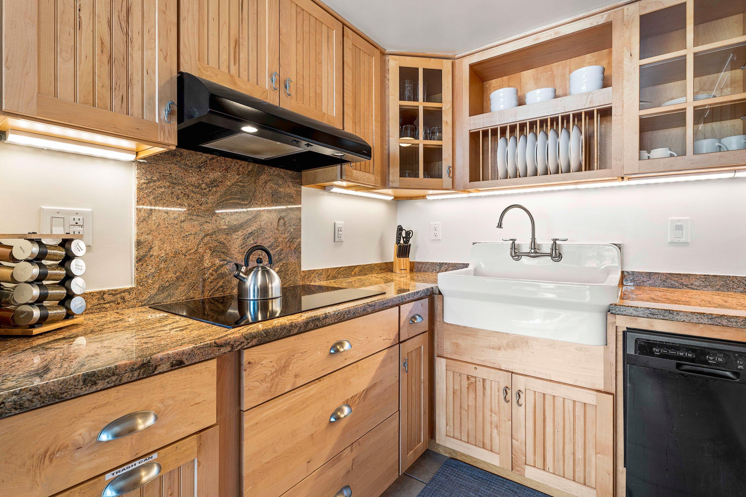 Condo in Kailua-Kona · ★5.0 · 1 bedroom · 2 beds · 1 private bath - Image 8