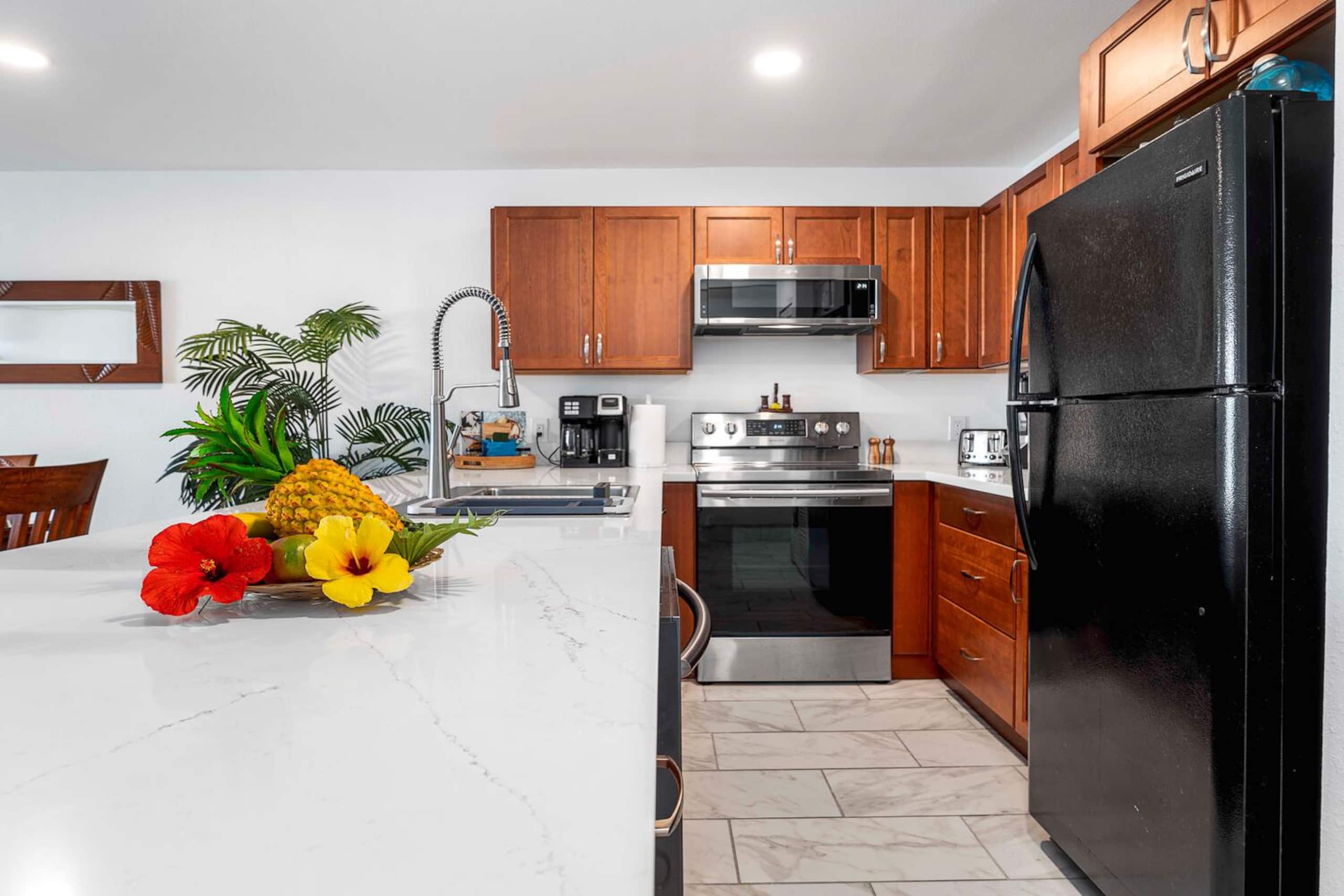 Condo in Kailua-Kona · ★4.35 · 2 bedrooms · 3 beds · 2 baths - Image 13