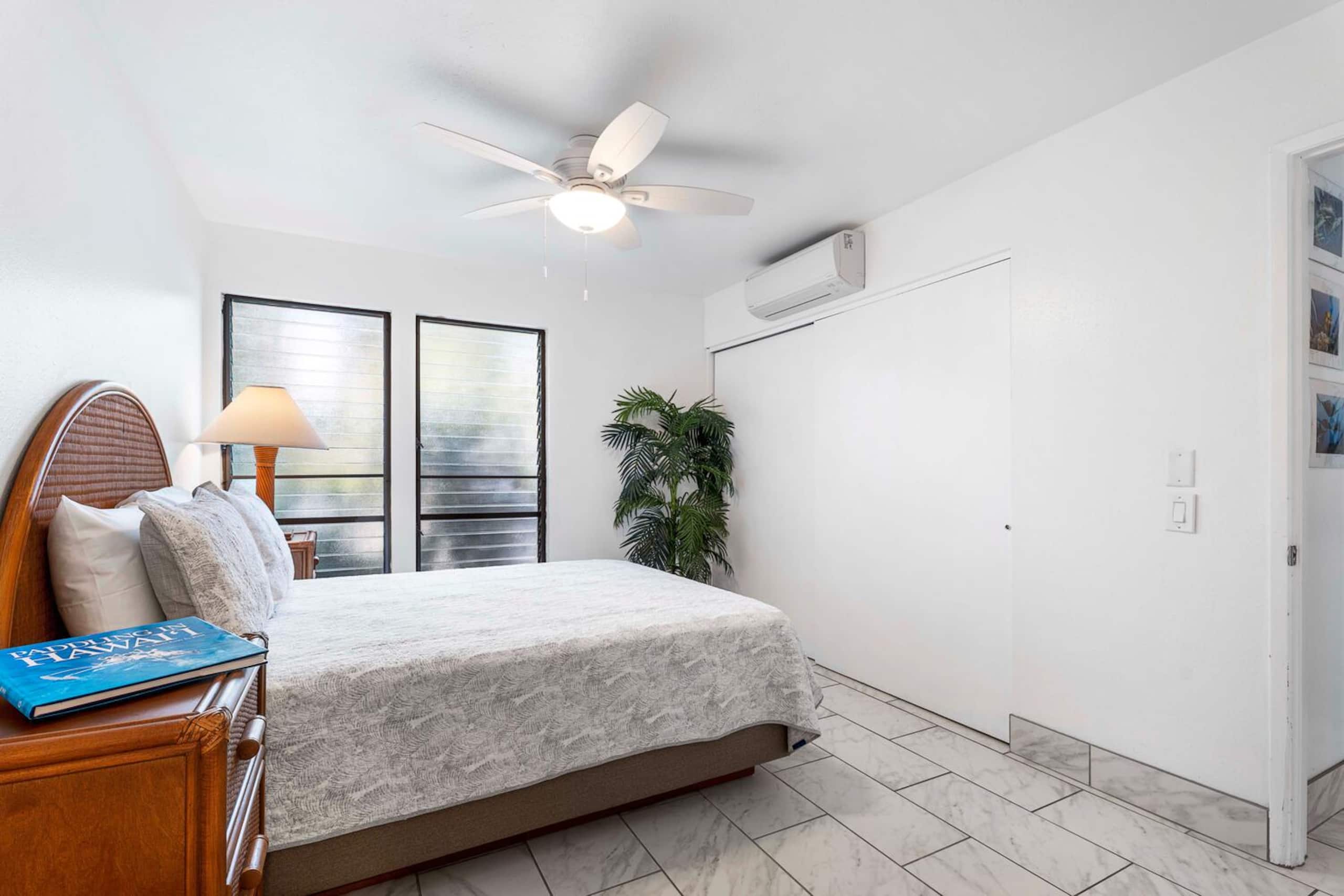 Condo in Kailua-Kona · ★4.35 · 2 bedrooms · 3 beds · 2 baths - Image 19