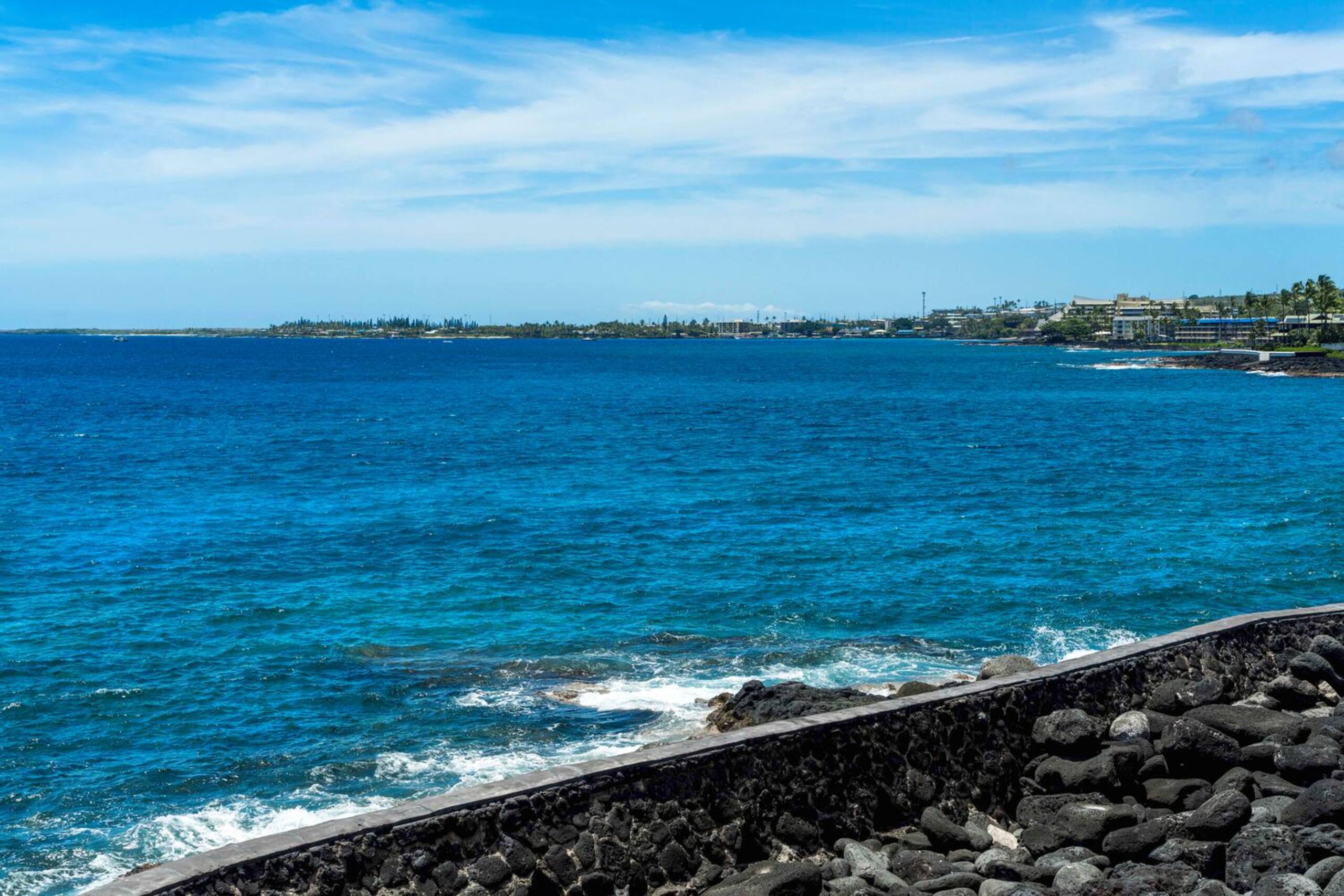 Condo in Kailua-Kona · ★4.35 · 2 bedrooms · 3 beds · 2 baths - Image 39