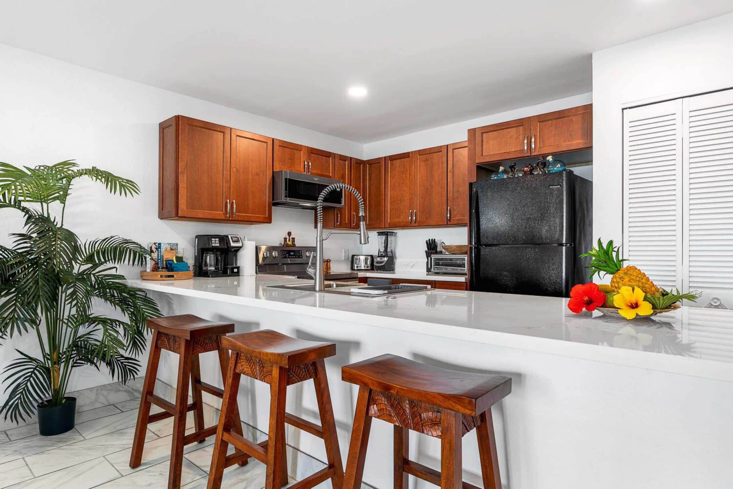 Condo in Kailua-Kona · ★4.35 · 2 bedrooms · 3 beds · 2 baths - Image 4