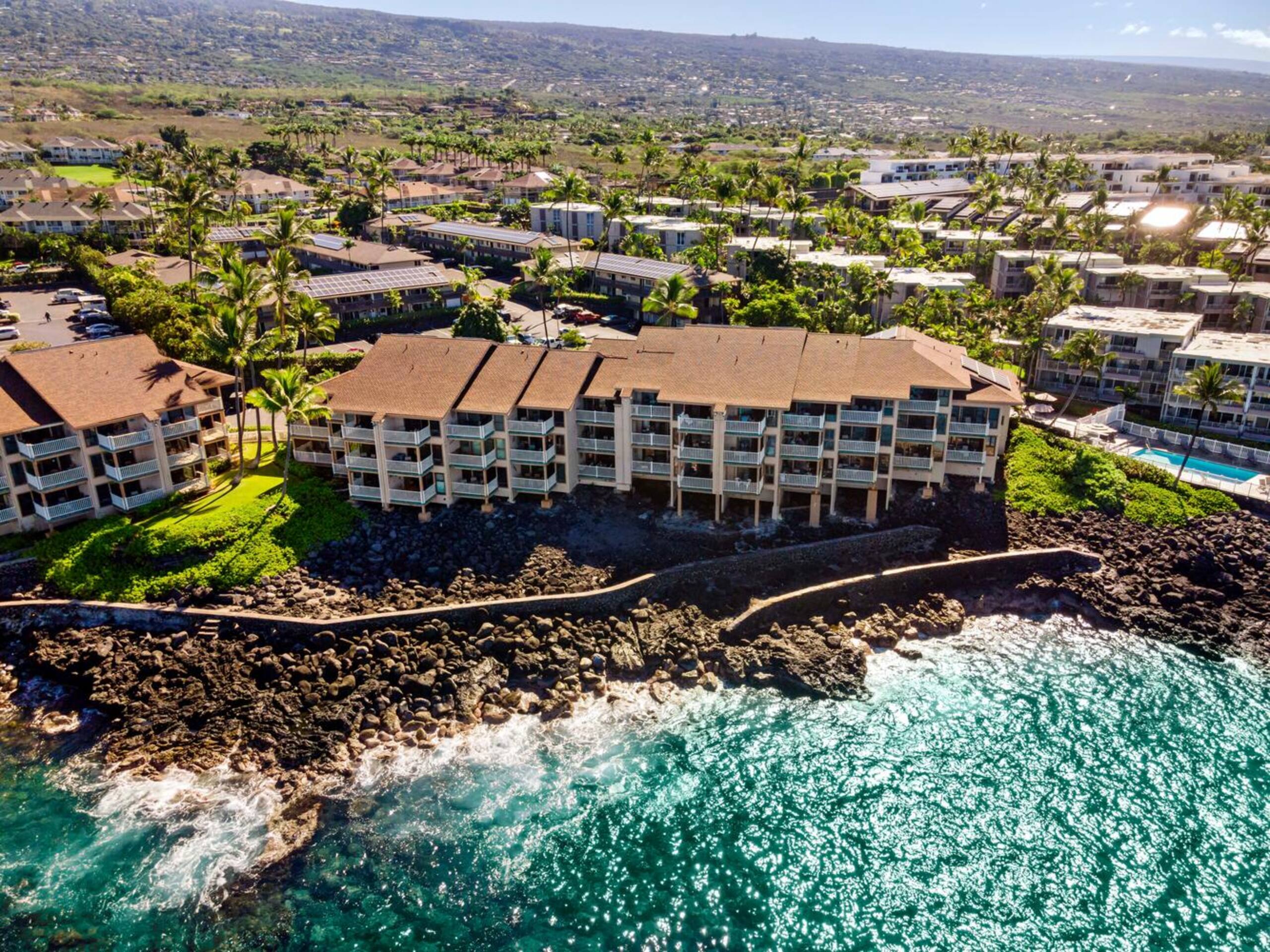 Condo in Kailua-Kona · ★4.35 · 2 bedrooms · 3 beds · 2 baths - Image 35