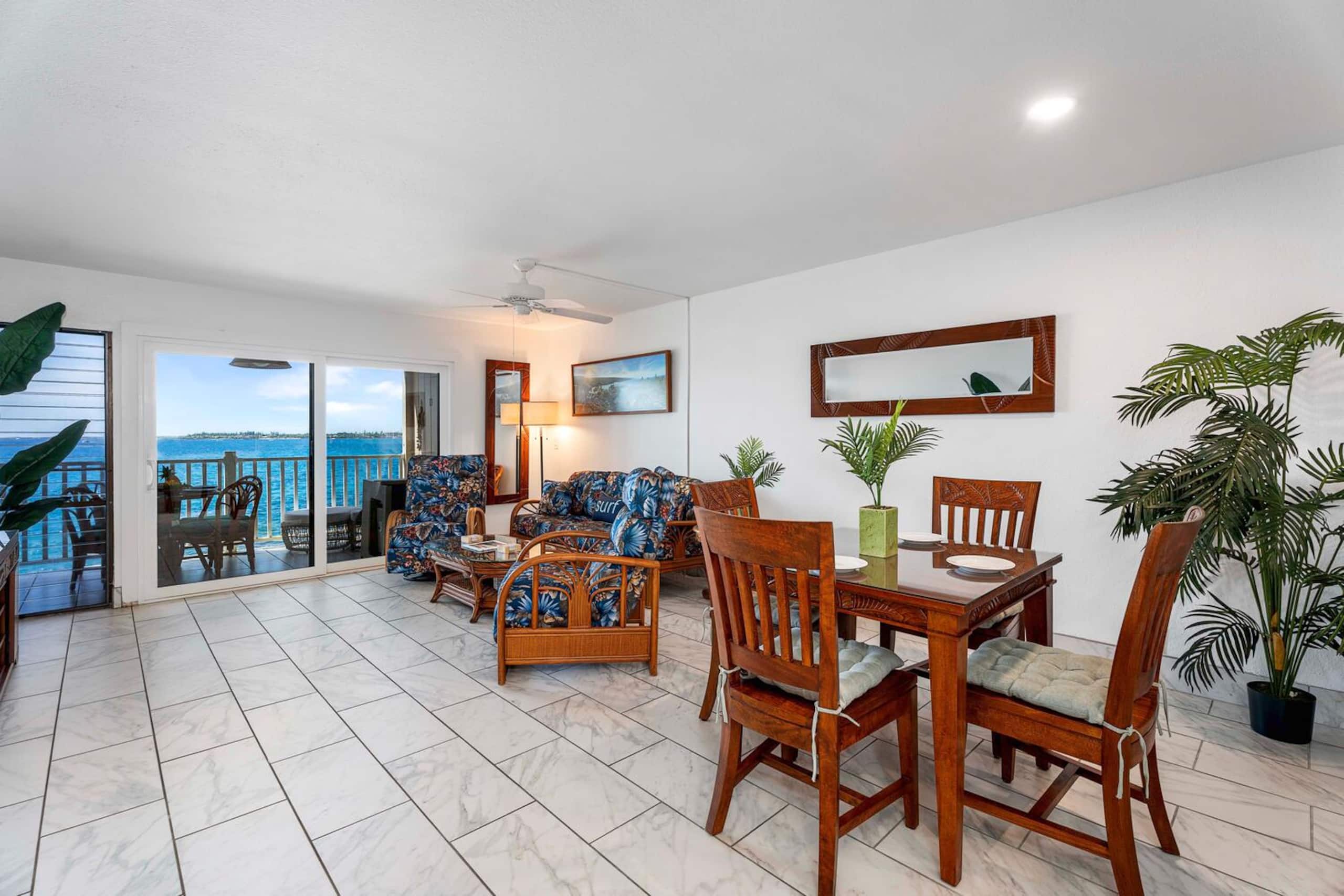 Condo in Kailua-Kona · ★4.35 · 2 bedrooms · 3 beds · 2 baths - Image 5