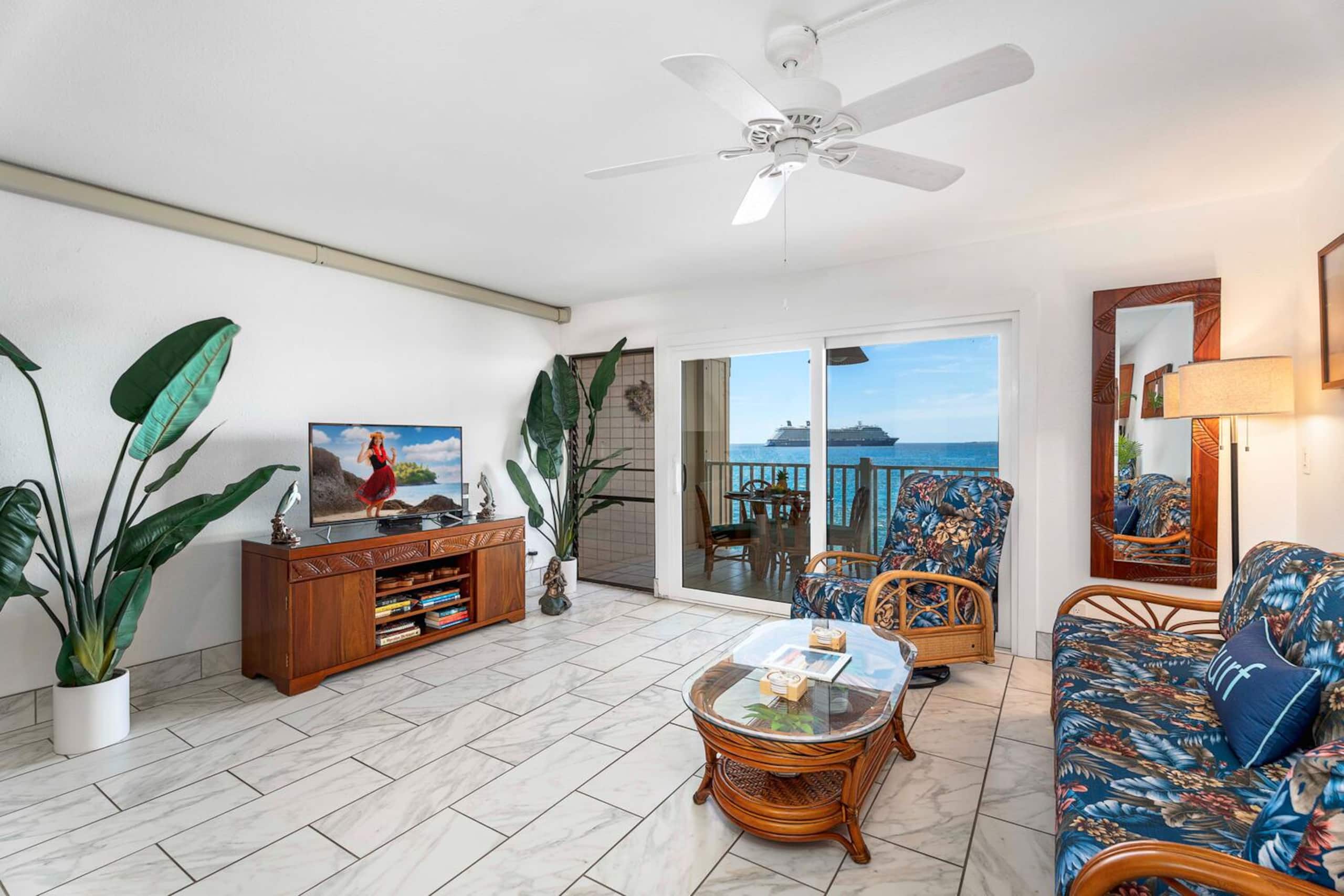 Condo in Kailua-Kona · ★4.35 · 2 bedrooms · 3 beds · 2 baths - Image 3