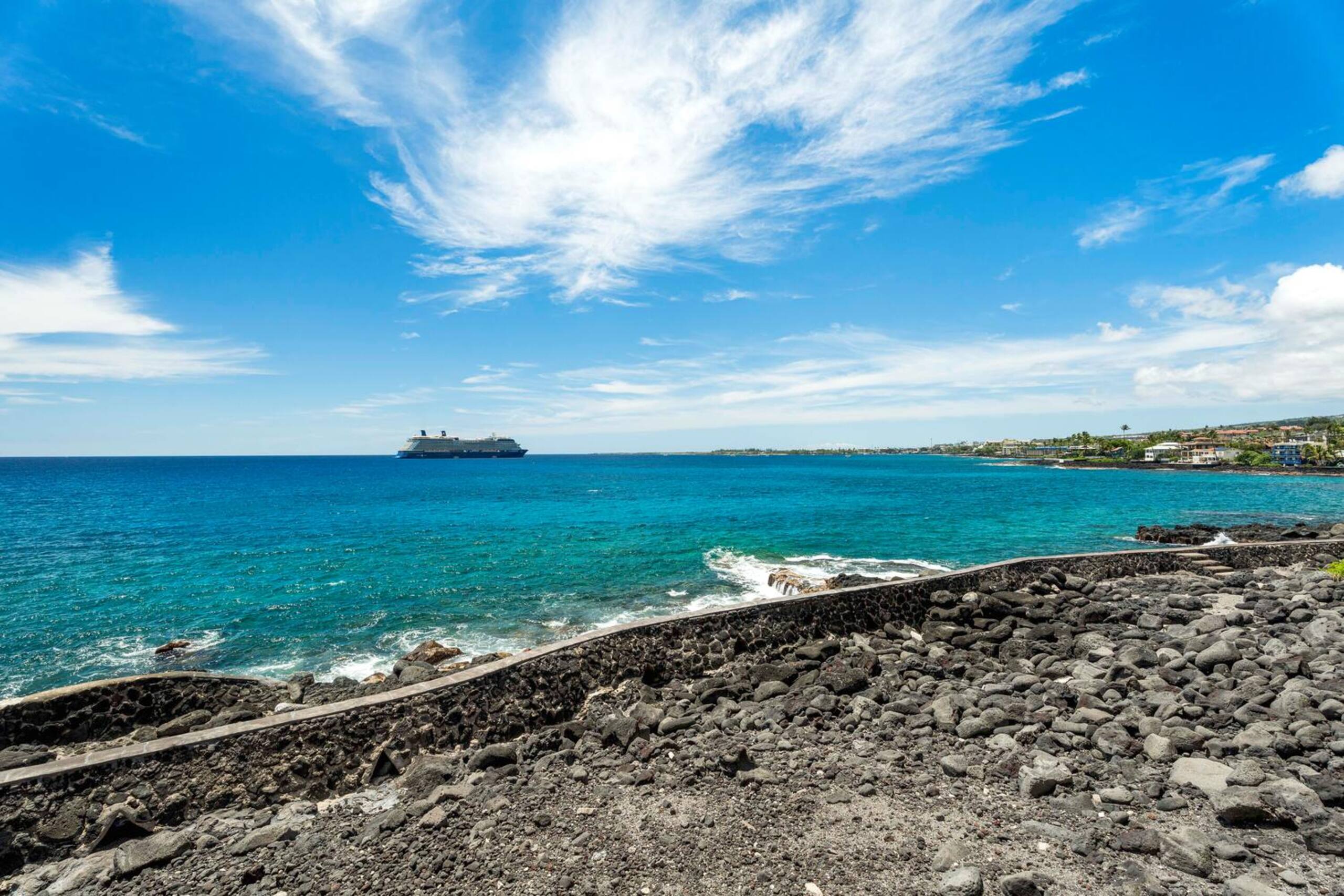 Condo in Kailua-Kona · ★4.35 · 2 bedrooms · 3 beds · 2 baths - Image 38