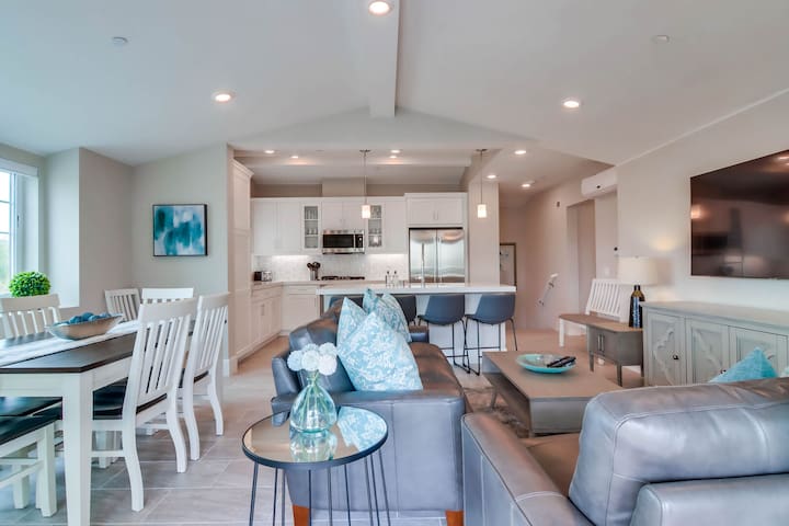 Steps to Water | Bay Views, Patios, AC, Fire Pit