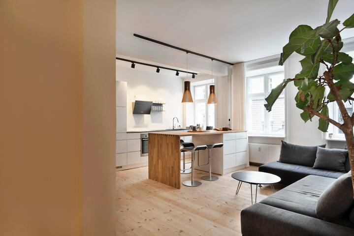 Dinesen Collection 2BR 1BA Condo gallery image 2