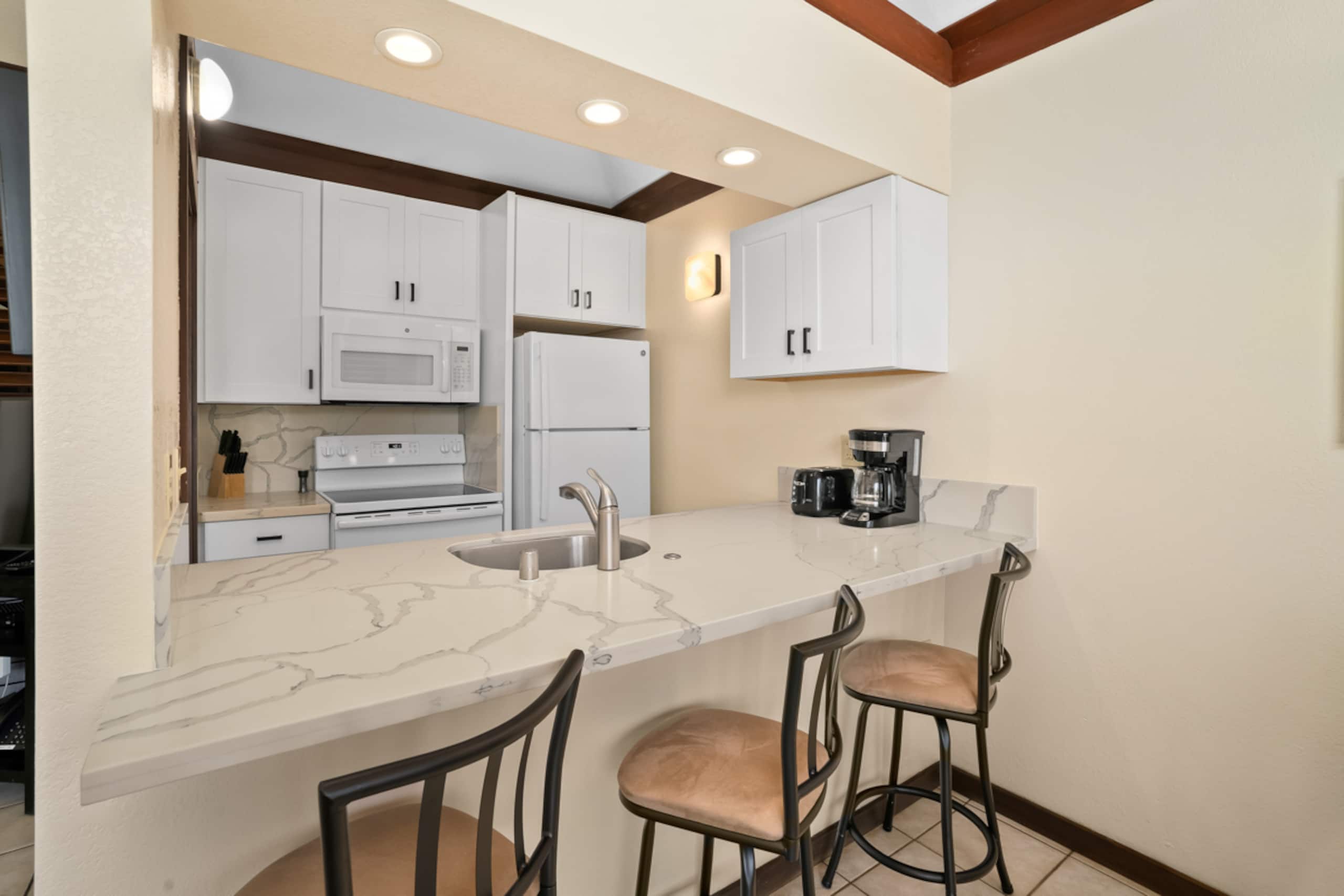 OceanviewPoipu home w/ pool access - Photo 7