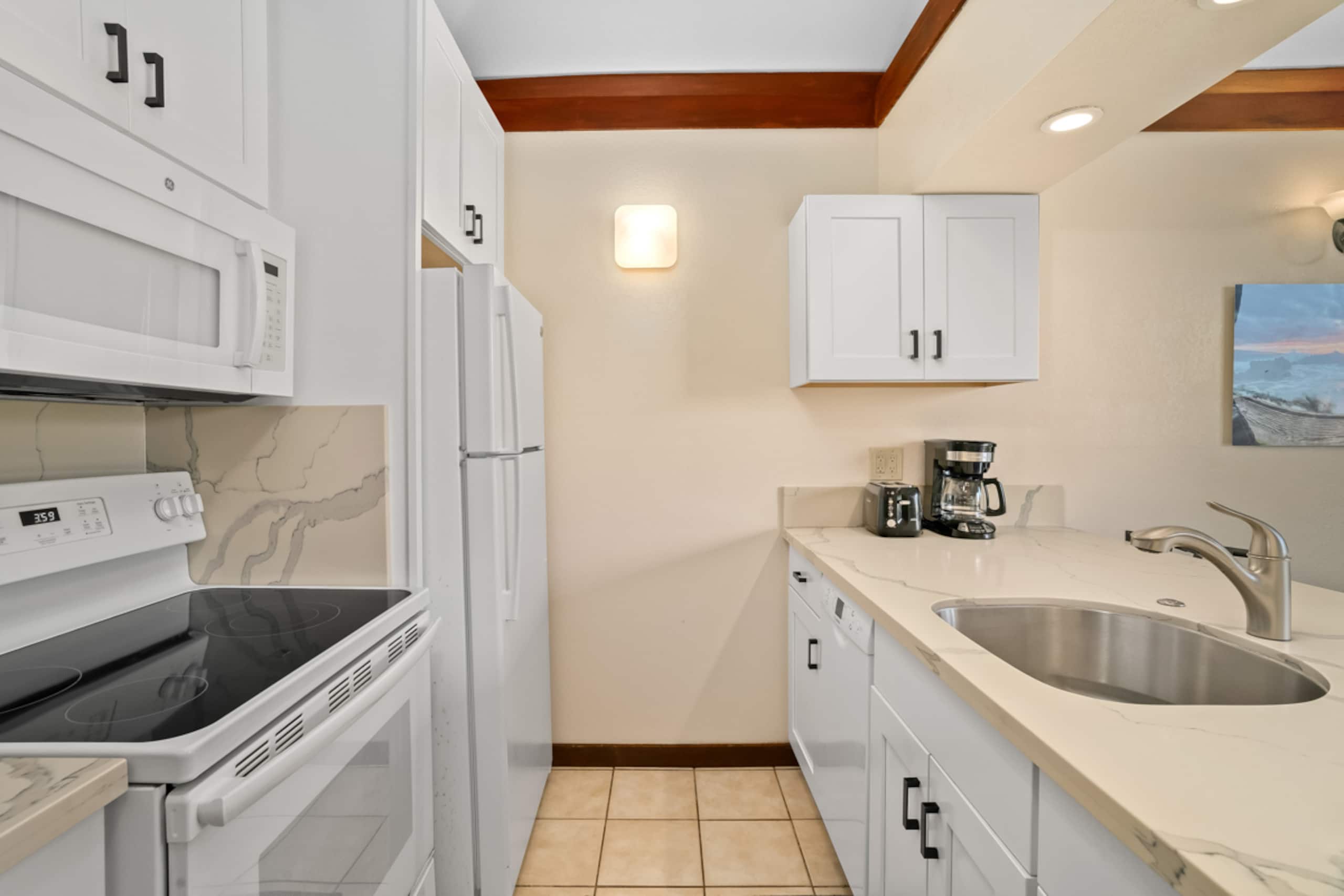 OceanviewPoipu home w/ pool access - Photo 8