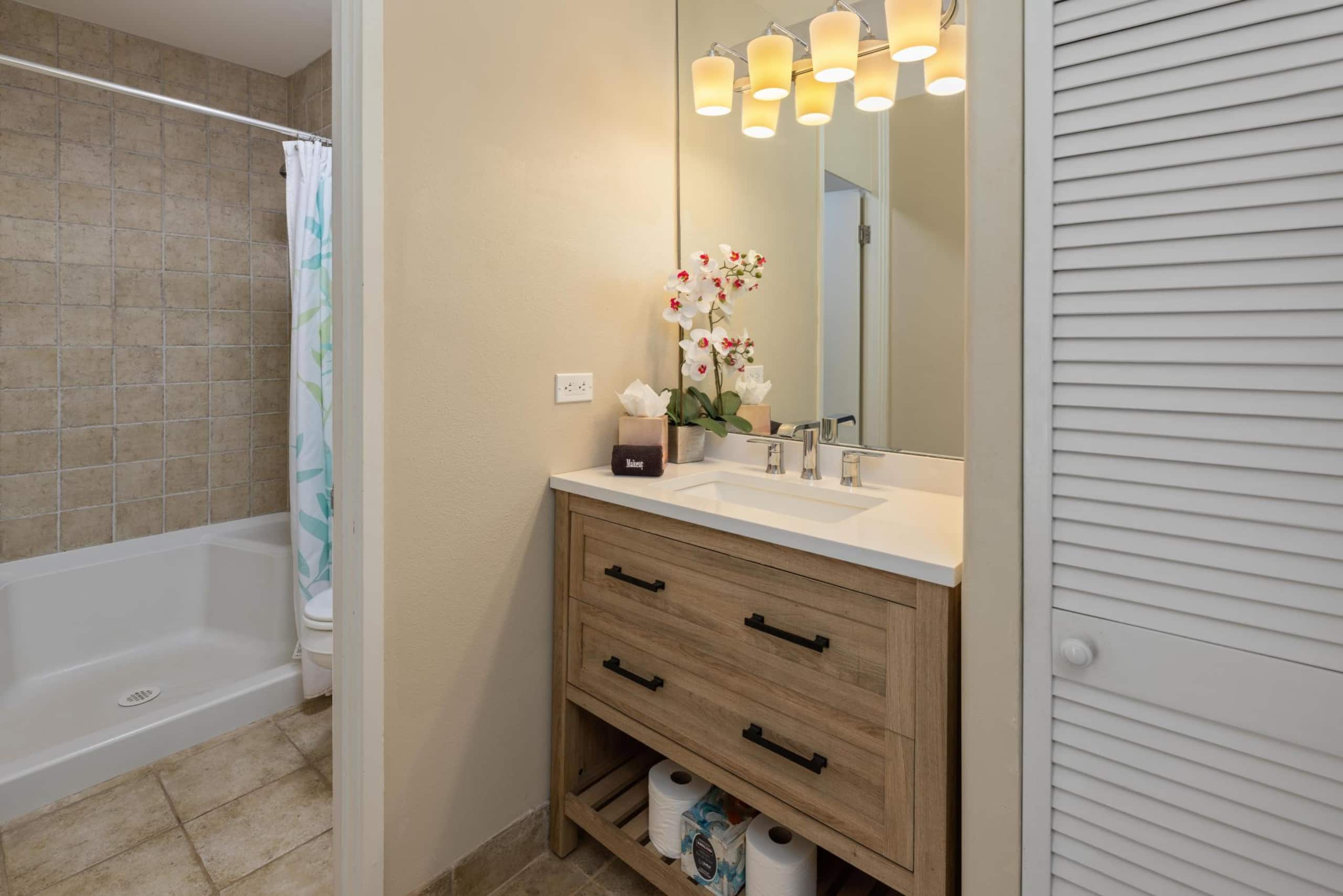 Home in Lahaina · ★4.83 · 2 bedrooms · 4 beds · 2 private baths - Image 31