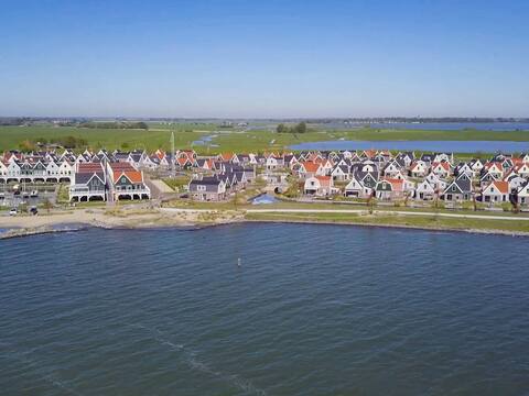 Nice holiday home on the Markermeer