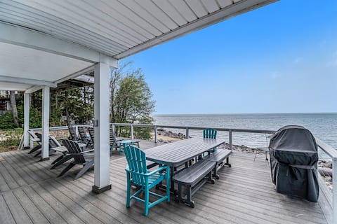 Panoramic Lakeview Retreat | Serene Ambiance