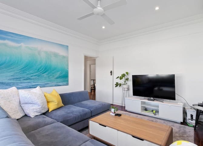 Mosman Park 4BR Escape Close to Beach & River gallery image 2