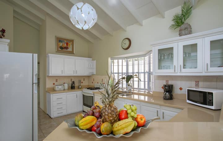 Beautiful 5-bed Villa Decaj With Sea View And Pool - Rodney Bay