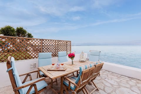 Evi's Seafront Hideaway - Petalidi Cozy Nest