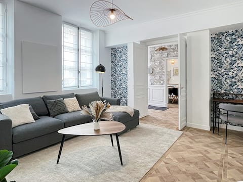 Le Grand Carré, close to the Palace of Versailles