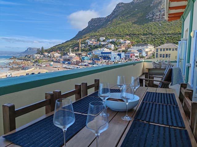 Muizenberg Beach Penthouse with Balcony & Views gallery image 2