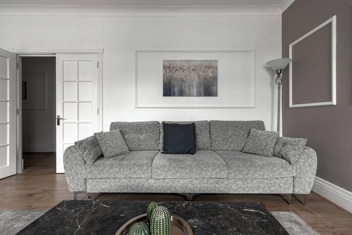 Amazing 3 Beds and 3 Baths in Marble Arch gallery image 4