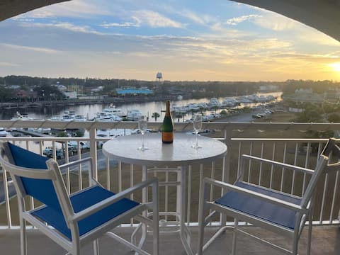 Chic Yacht Club Luxury Waterfront Suite