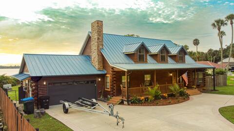 Lake Cabin! Private Dock, Tennis Court & Pool