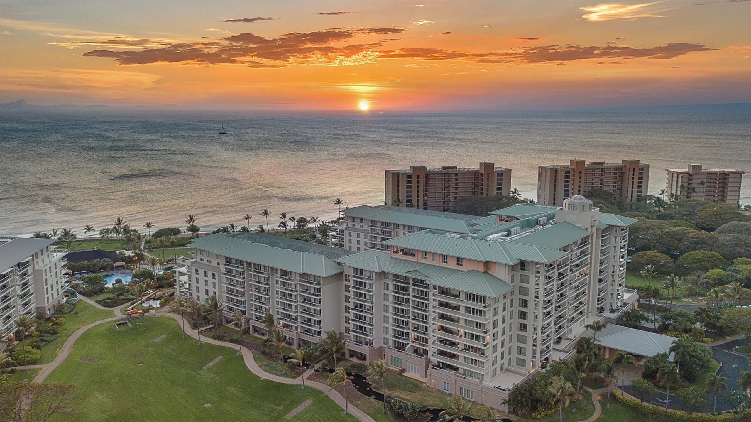 Condo in Lahaina · ★5.0 · 2 bedrooms · 3 beds · 2 baths - Image 52