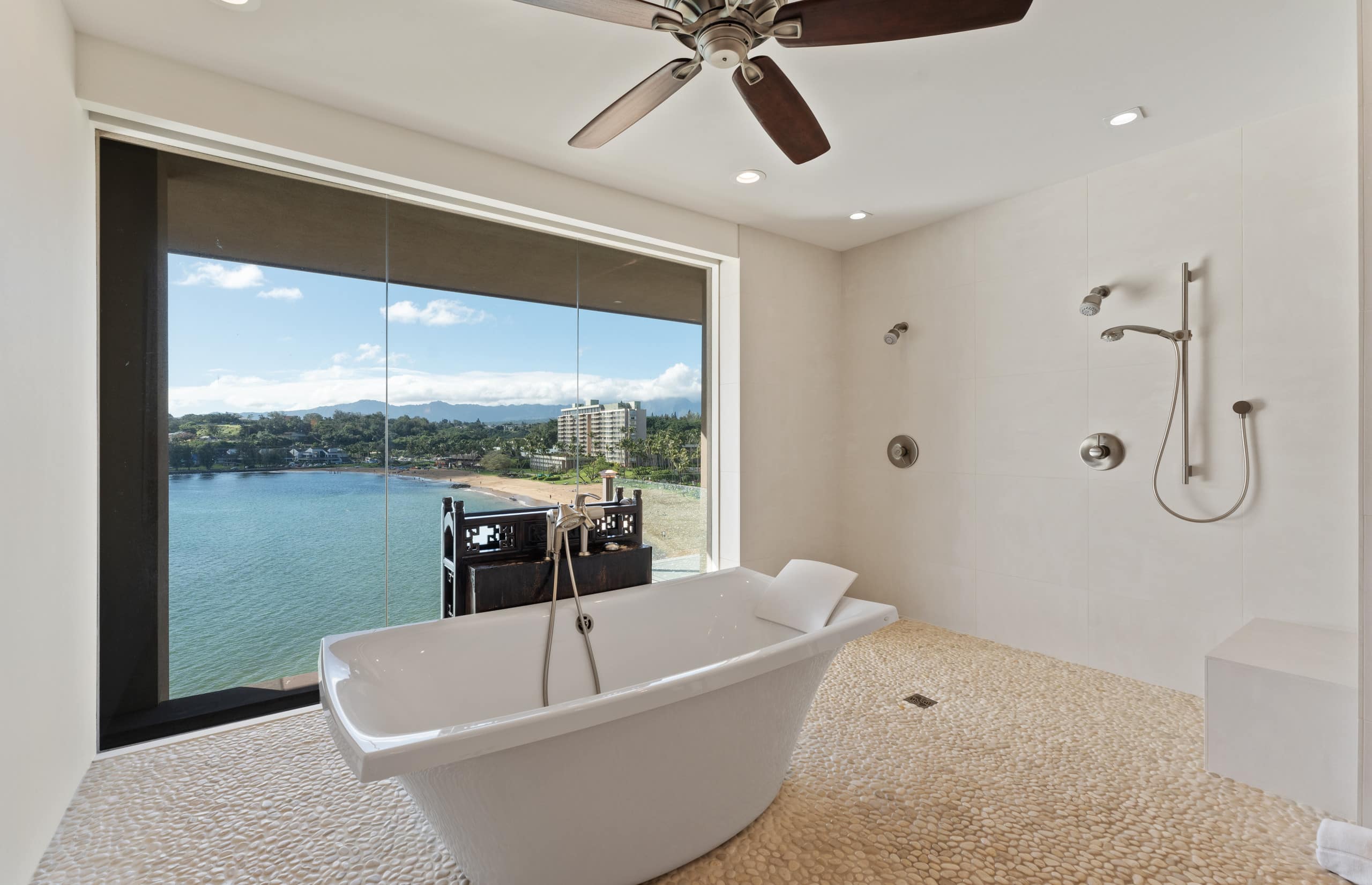 Home in Lihue · ★5.0 · 5 bedrooms · 7 beds · 5 baths - Image 32