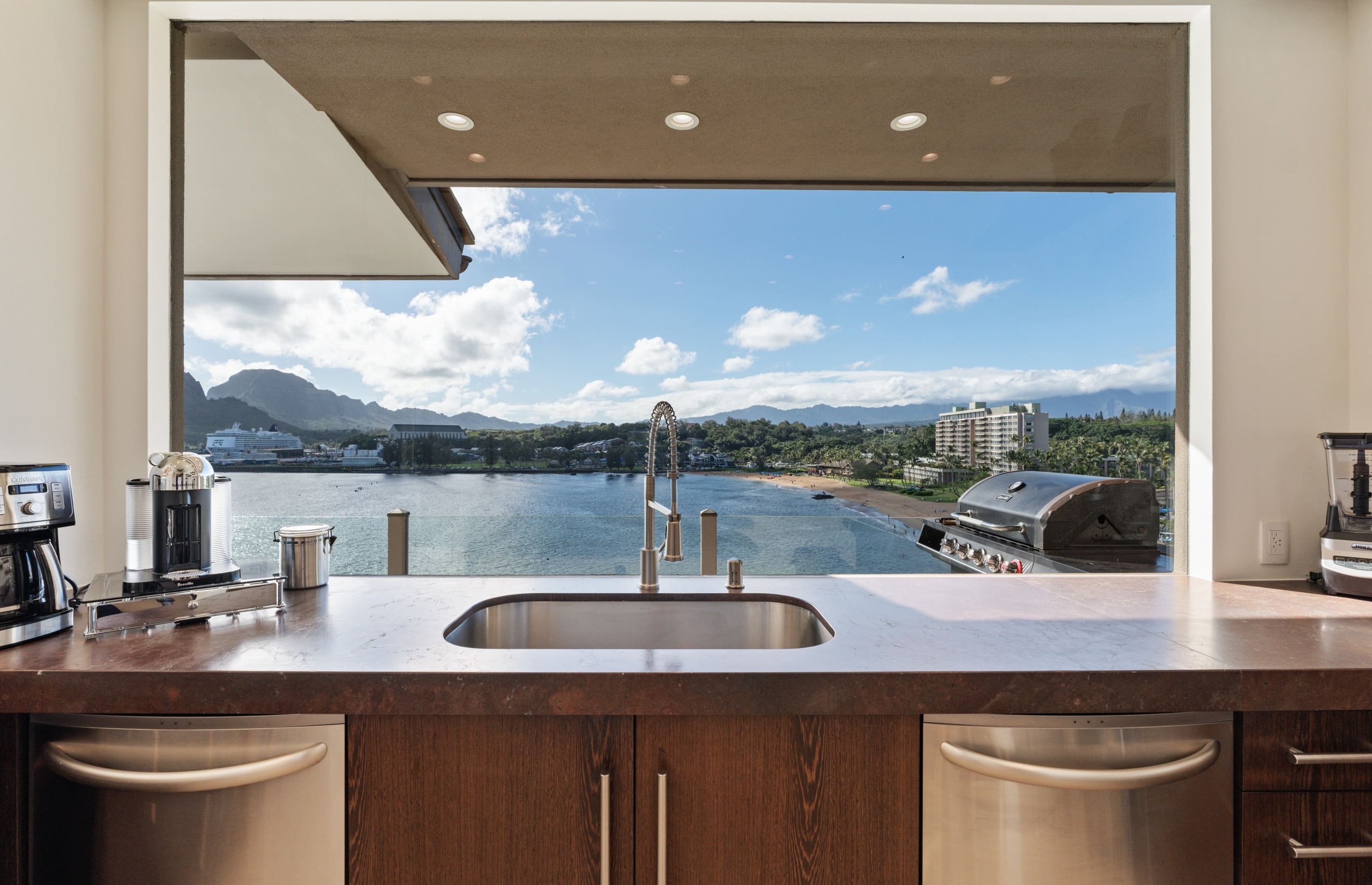 Home in Lihue · ★5.0 · 5 bedrooms · 7 beds · 5 baths - Image 11