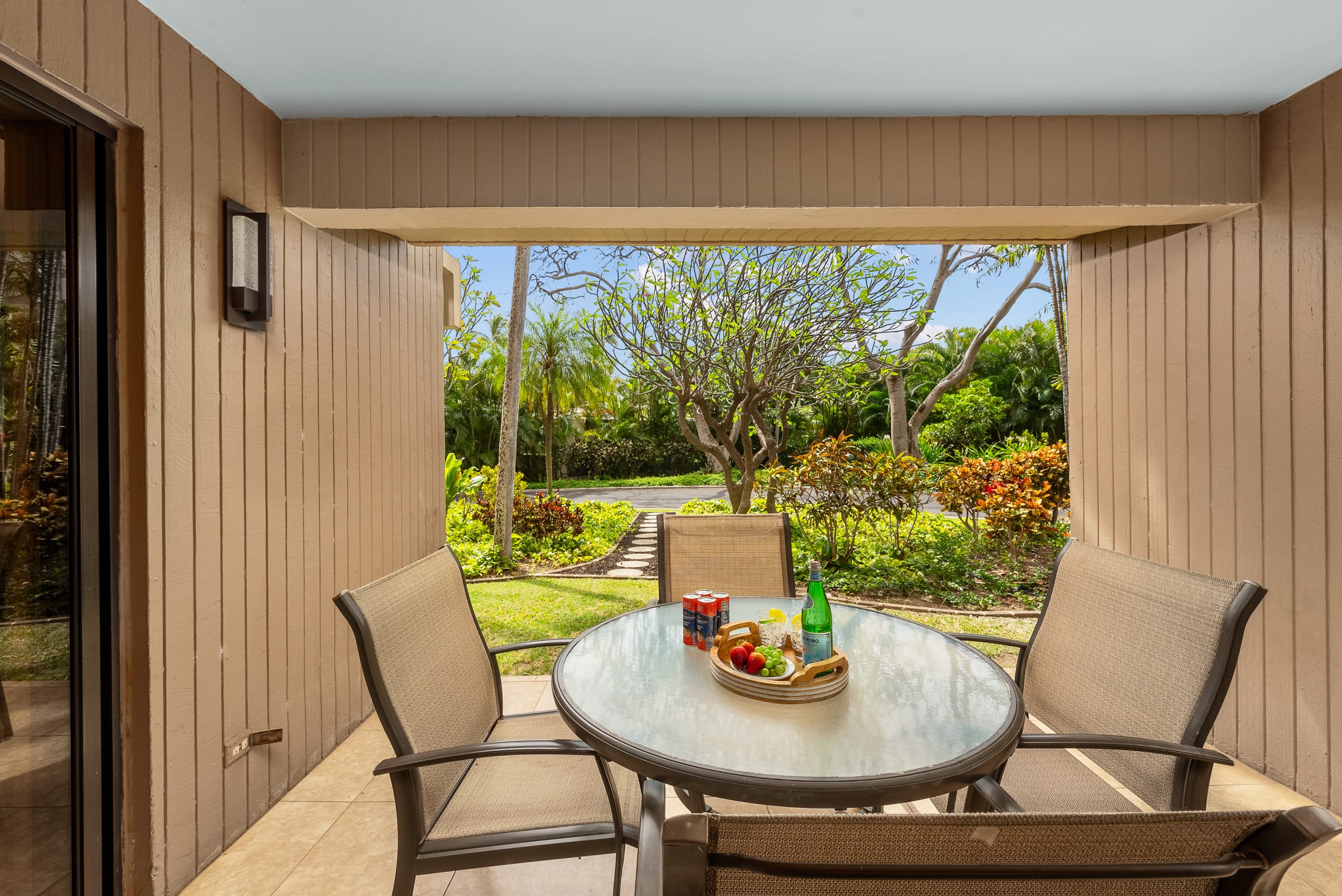 Condo in Lahaina · ★4.68 · 2 bedrooms · 2 beds · 2 baths - Image 31