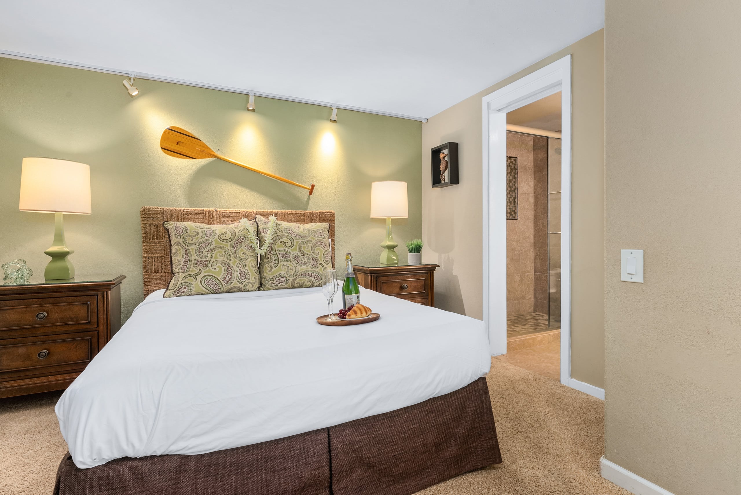 Condo in Lahaina · ★4.68 · 2 bedrooms · 2 beds · 2 baths - Image 8
