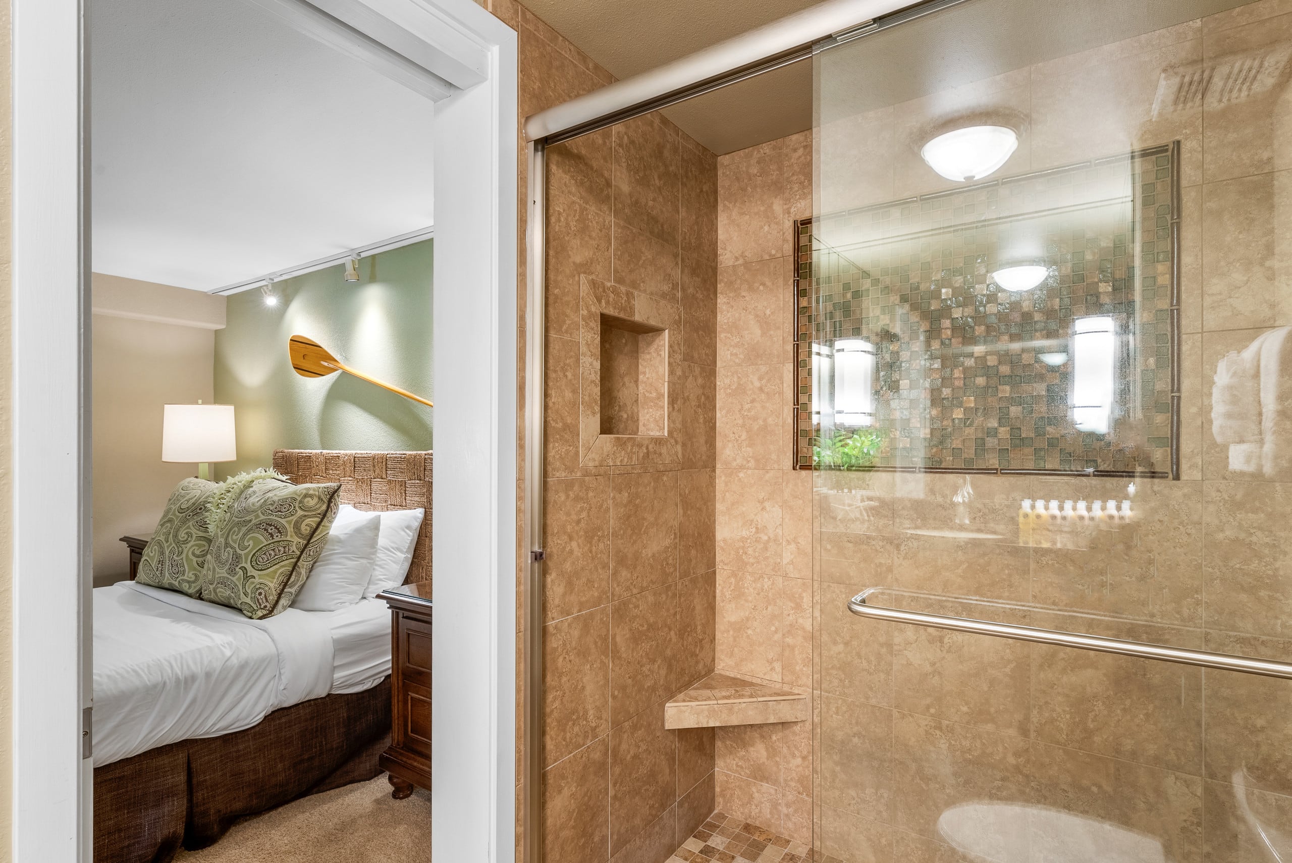Condo in Lahaina · ★4.68 · 2 bedrooms · 2 beds · 2 baths - Image 19