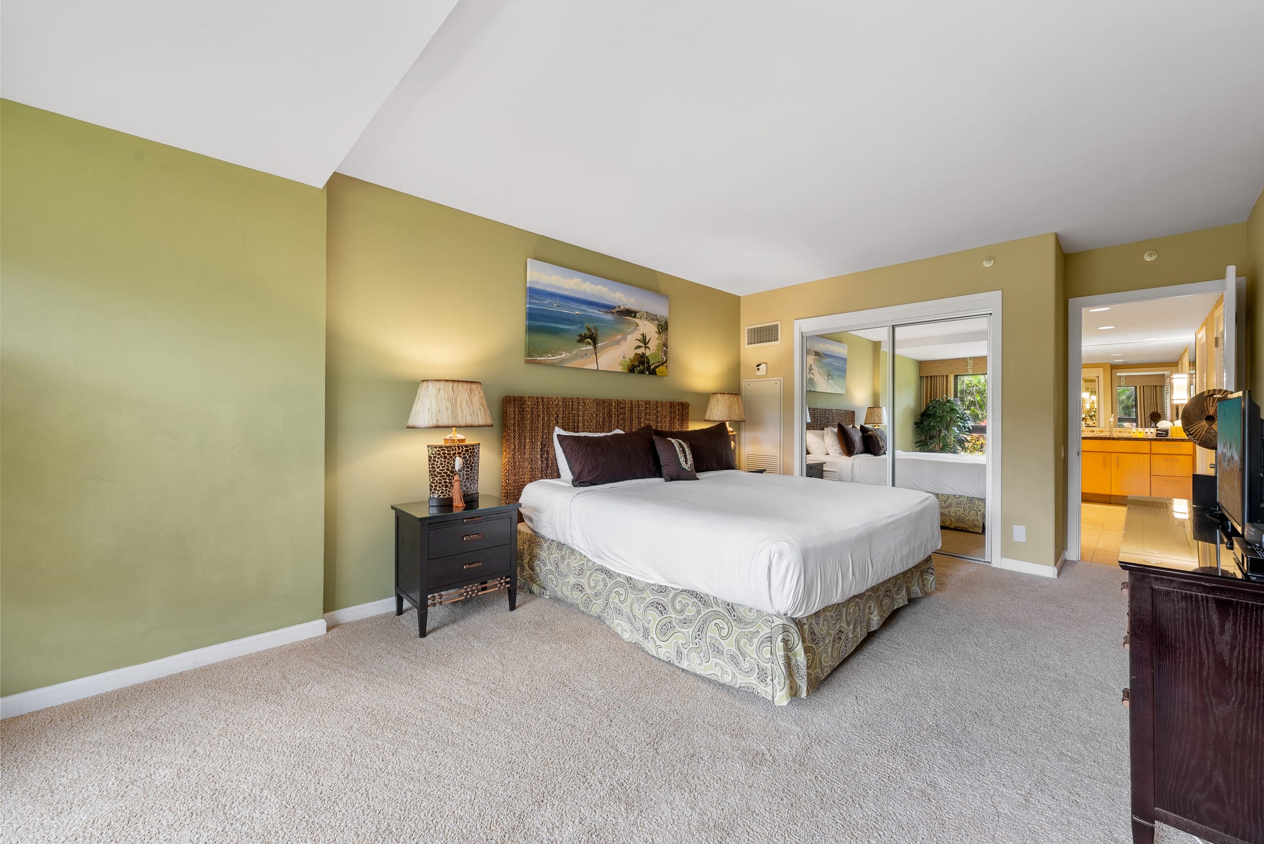 Condo in Lahaina · ★4.68 · 2 bedrooms · 2 beds · 2 baths - Image 14