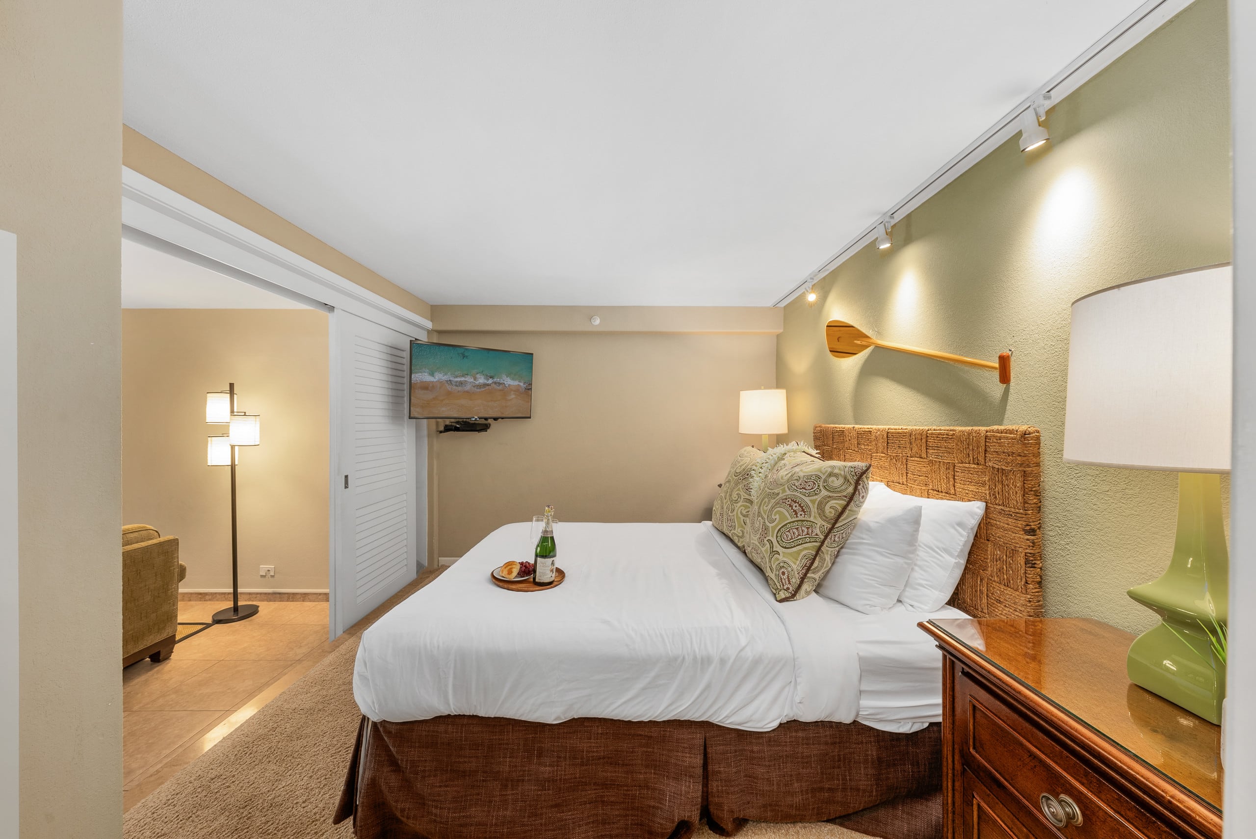 Condo in Lahaina · ★4.68 · 2 bedrooms · 2 beds · 2 baths - Image 7