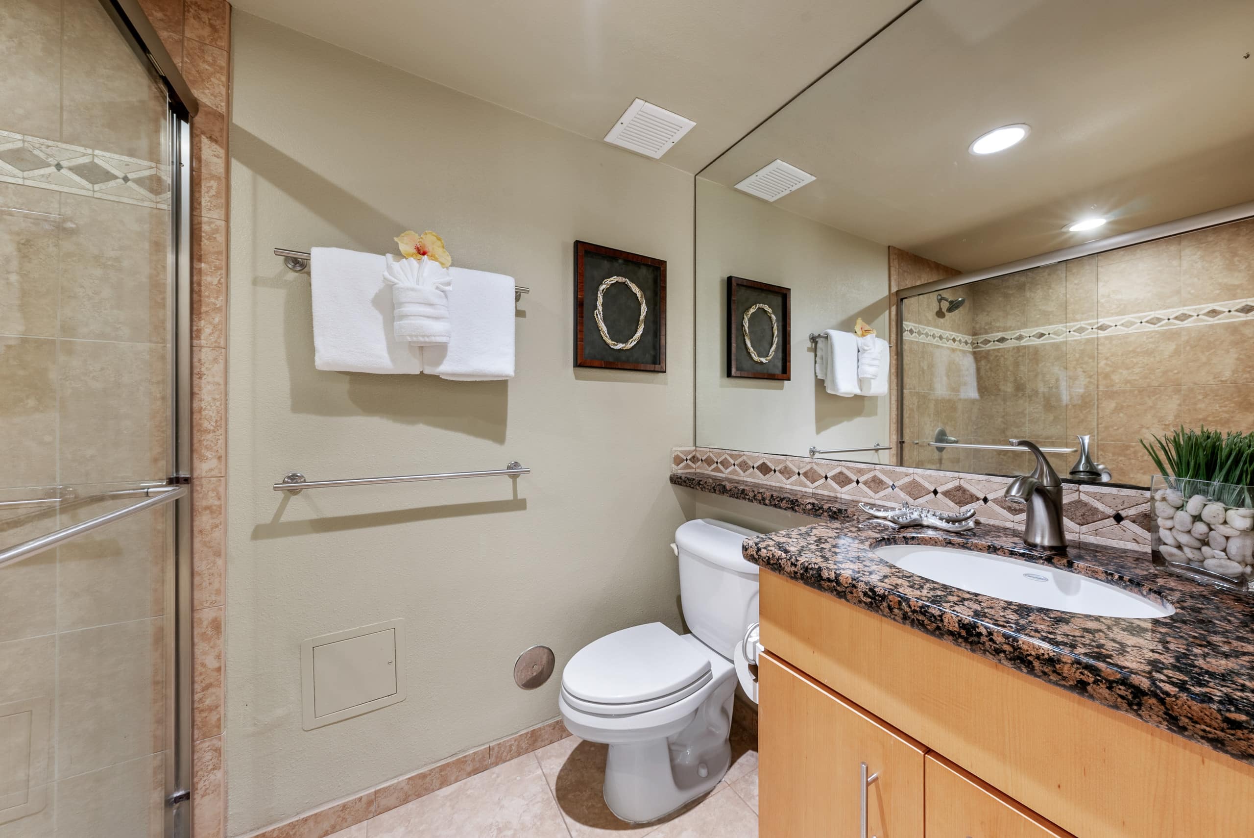 Condo in Lahaina · ★4.68 · 2 bedrooms · 2 beds · 2 baths - Image 16