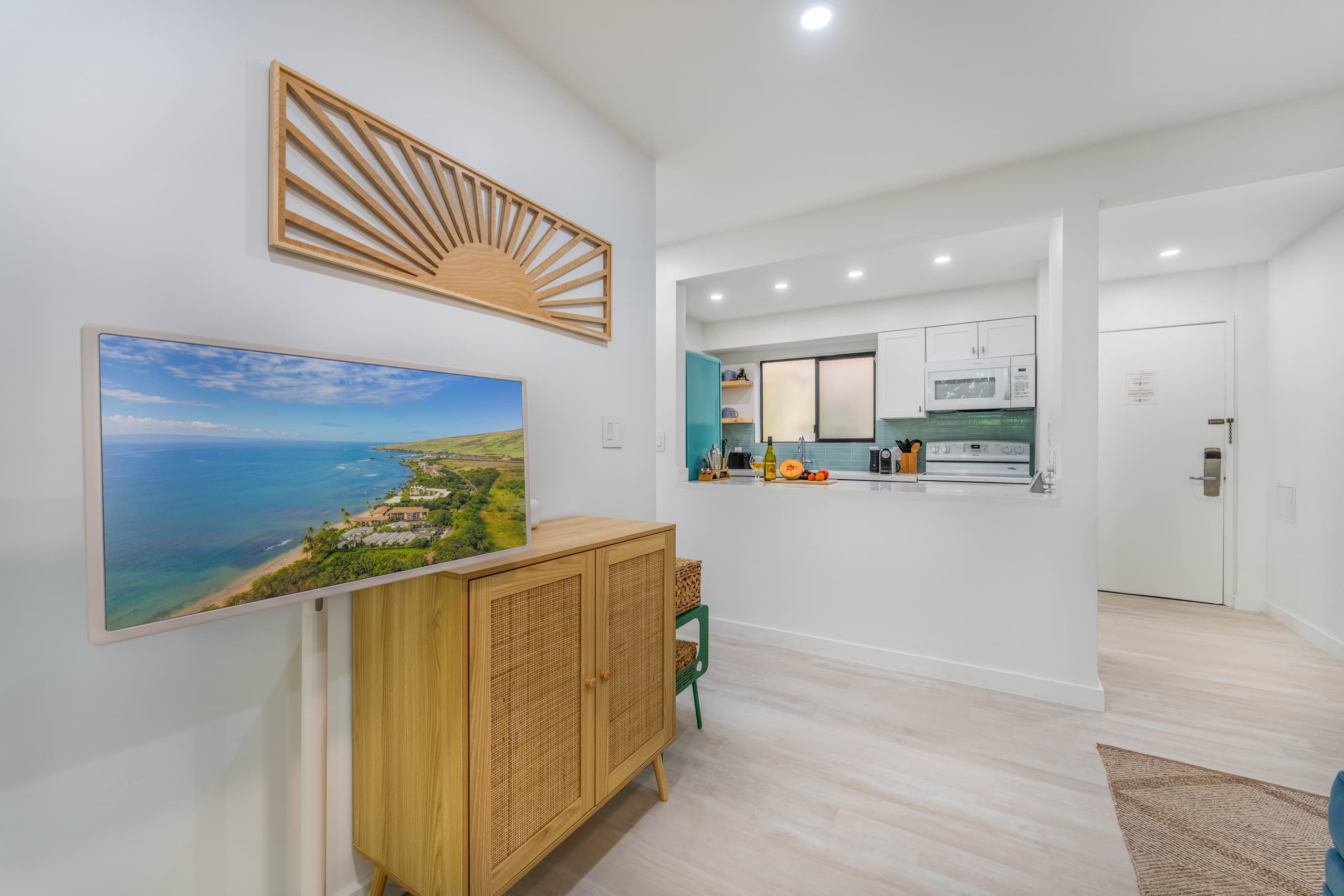 Condo in Wailuku · ★4.95 · 1 bedroom · 2 beds · 1 shared bath - Image 16