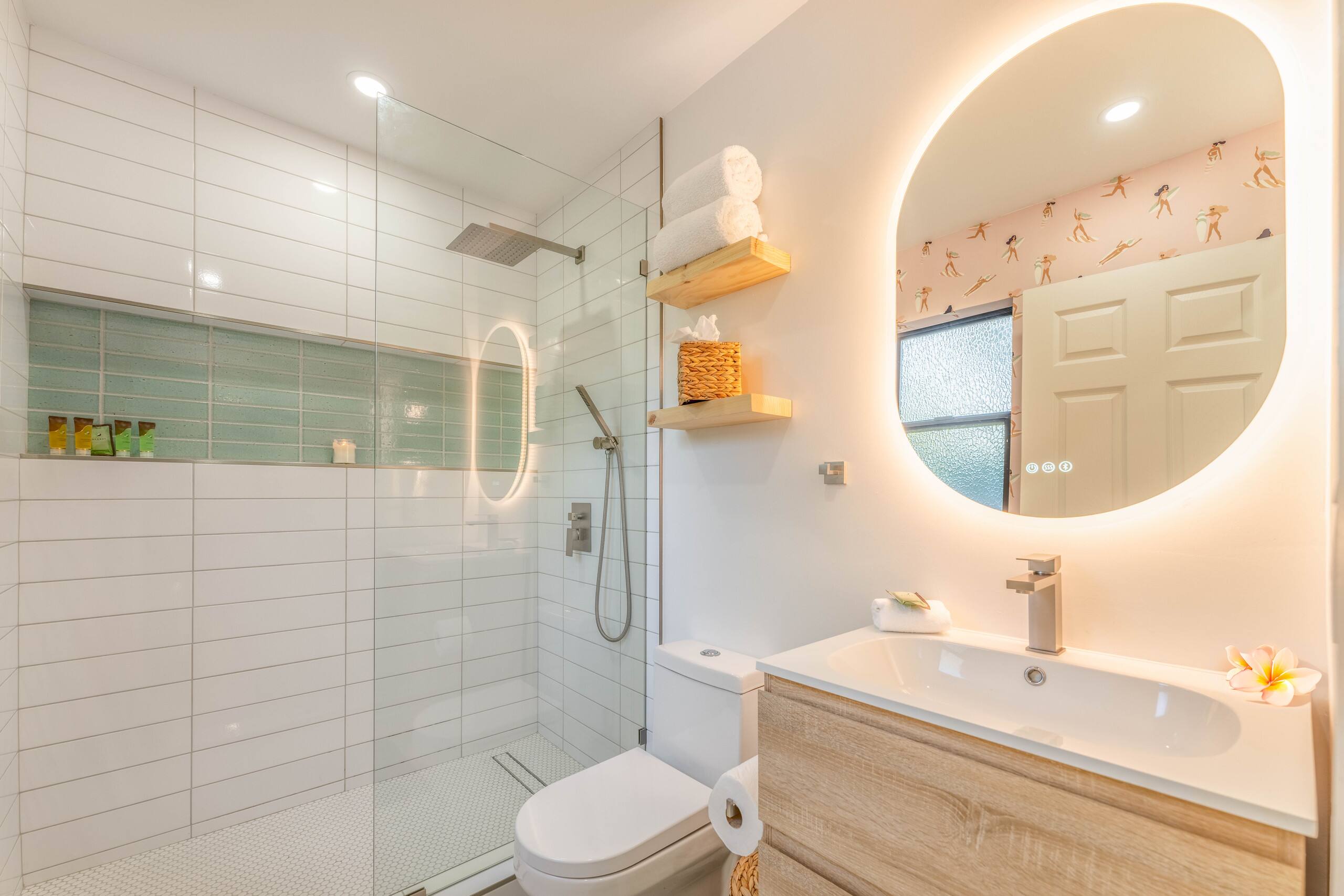 Condo in Wailuku · ★4.95 · 1 bedroom · 2 beds · 1 shared bath - Image 24