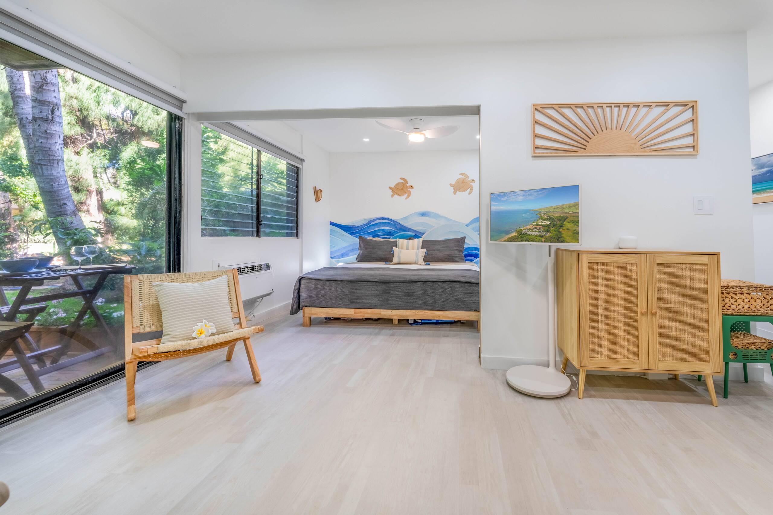 Condo in Wailuku · ★4.95 · 1 bedroom · 2 beds · 1 shared bath - Image 19
