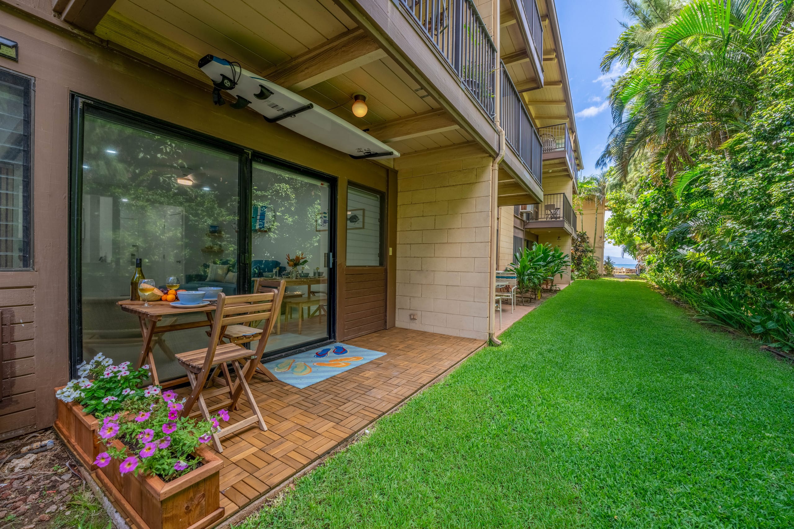 Condo in Wailuku · ★4.95 · 1 bedroom · 2 beds · 1 shared bath - Image 9