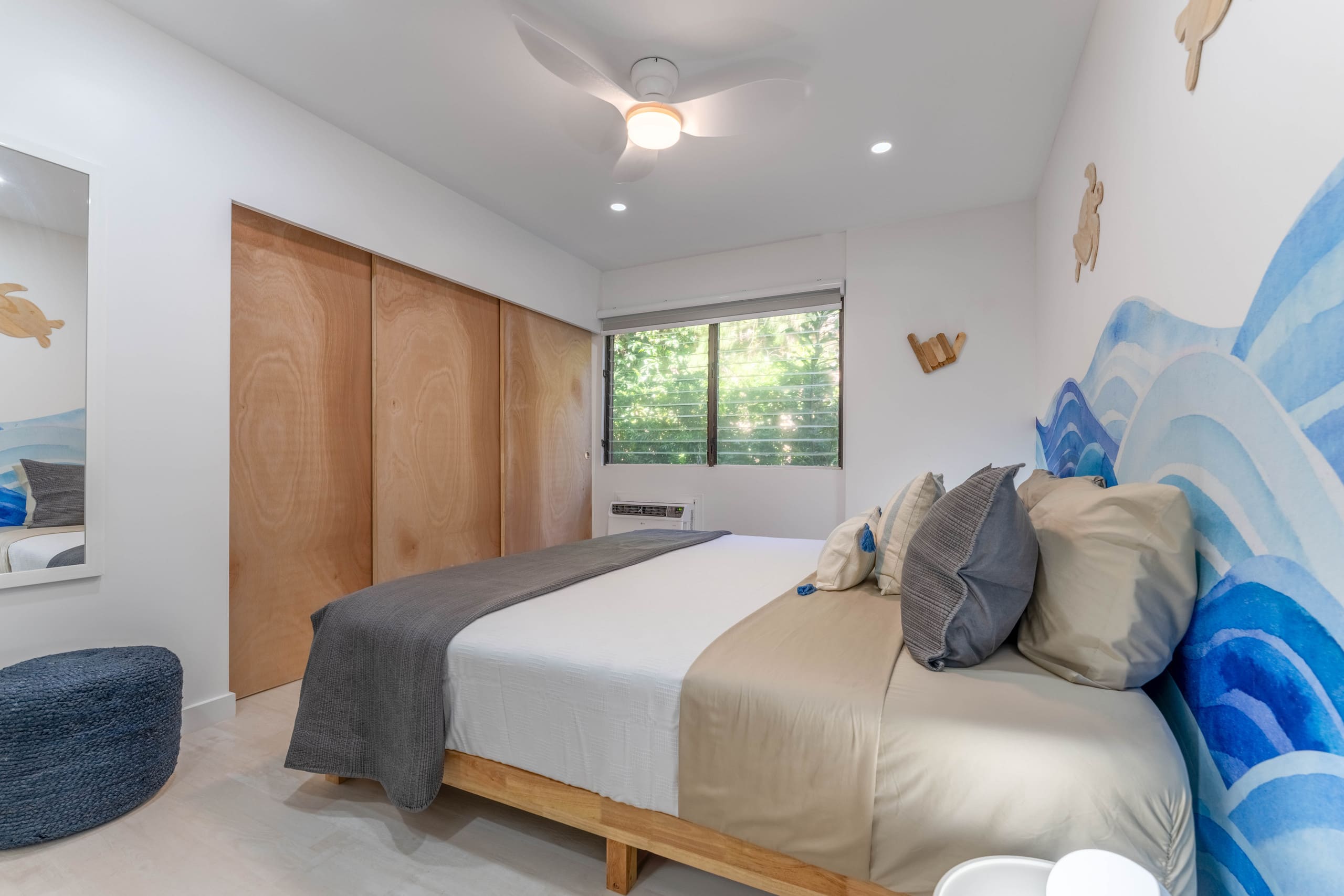 Condo in Wailuku · ★4.95 · 1 bedroom · 2 beds · 1 shared bath - Image 23
