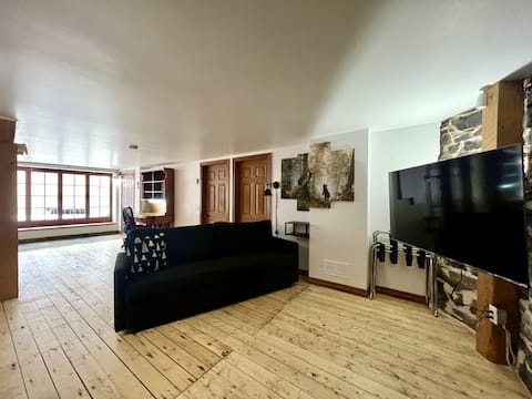 Top performing Airbnb: Beautiful townhouse in Old Quebec! in Québec