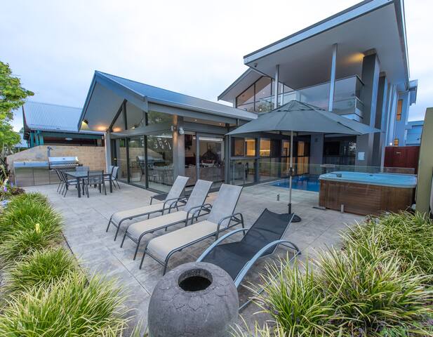 House 14 – Luxe Villa Dunsborough gallery image 3