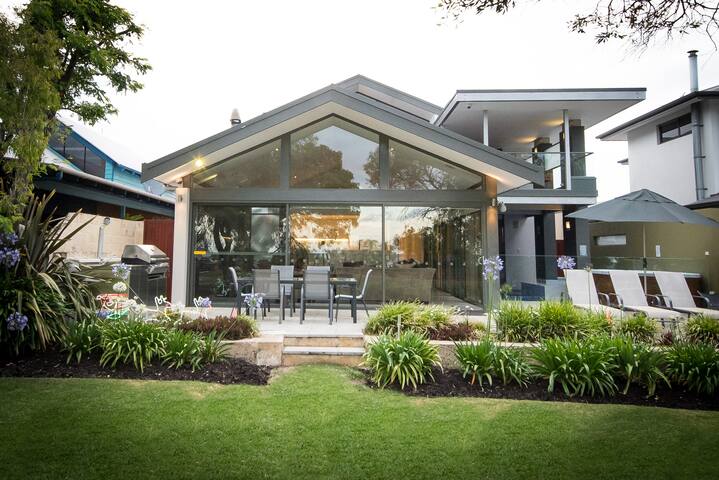 House 14 – Luxe Villa Dunsborough gallery image 2