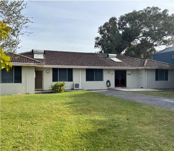 Breathe Ezy – Welcome to Breathe Ezy, a spacious 7