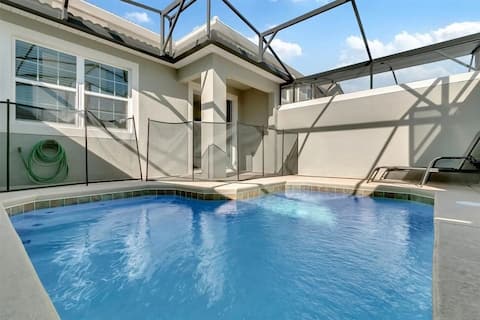 5BR Storey Lake Townhome, Heated Pool