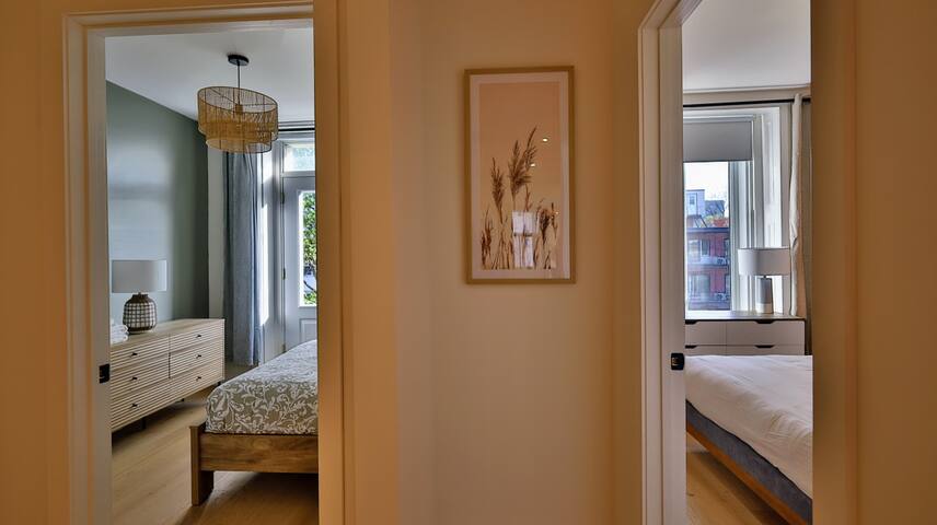 Luxurious 7BR Duplex in the Heart of Montreal gallery image 5