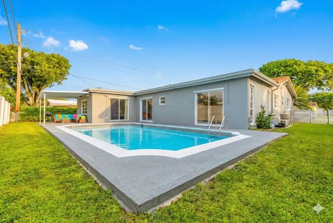 Relax in Style: Private Pool Escape Near Casino